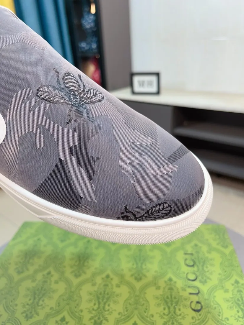 Men's shoes 💰360🌹🌹GUCCI [Gucci] New high-end brand of men's shoes, the latest fashionable casual men's shoes, trendy and versatile style, relaxed and sporty style, uppers imported from Italy, genuine leather lining and ultra-fine workmanship. Original personalized fashionable rubber wear-resistant outsole, light and comfortable on the foot, size 38-44